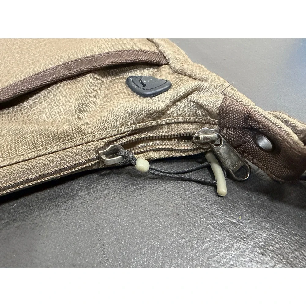 Eagle Creek Messenger Bag Unisex Medium Khaki Brown EC-40484 Travel Ripstop